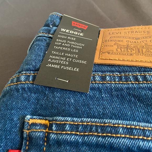 Levi’s Wedgie Jeans - Picture 2 of 7